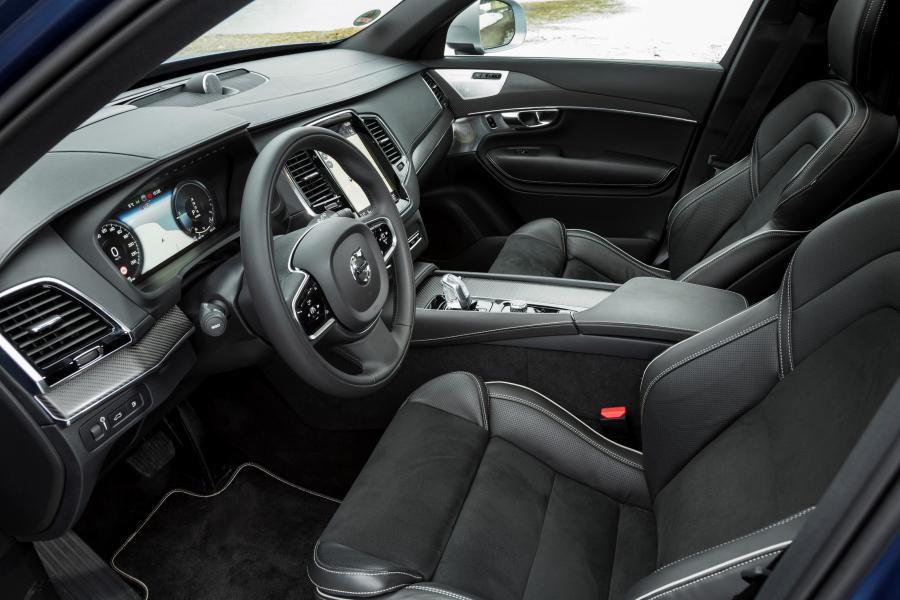 Интерьер Volvo XC90 T8 R-Design 2016 года  (фото 28 из 32)